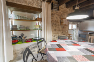 Zona de cocina en Adrados, Mar de Pinos